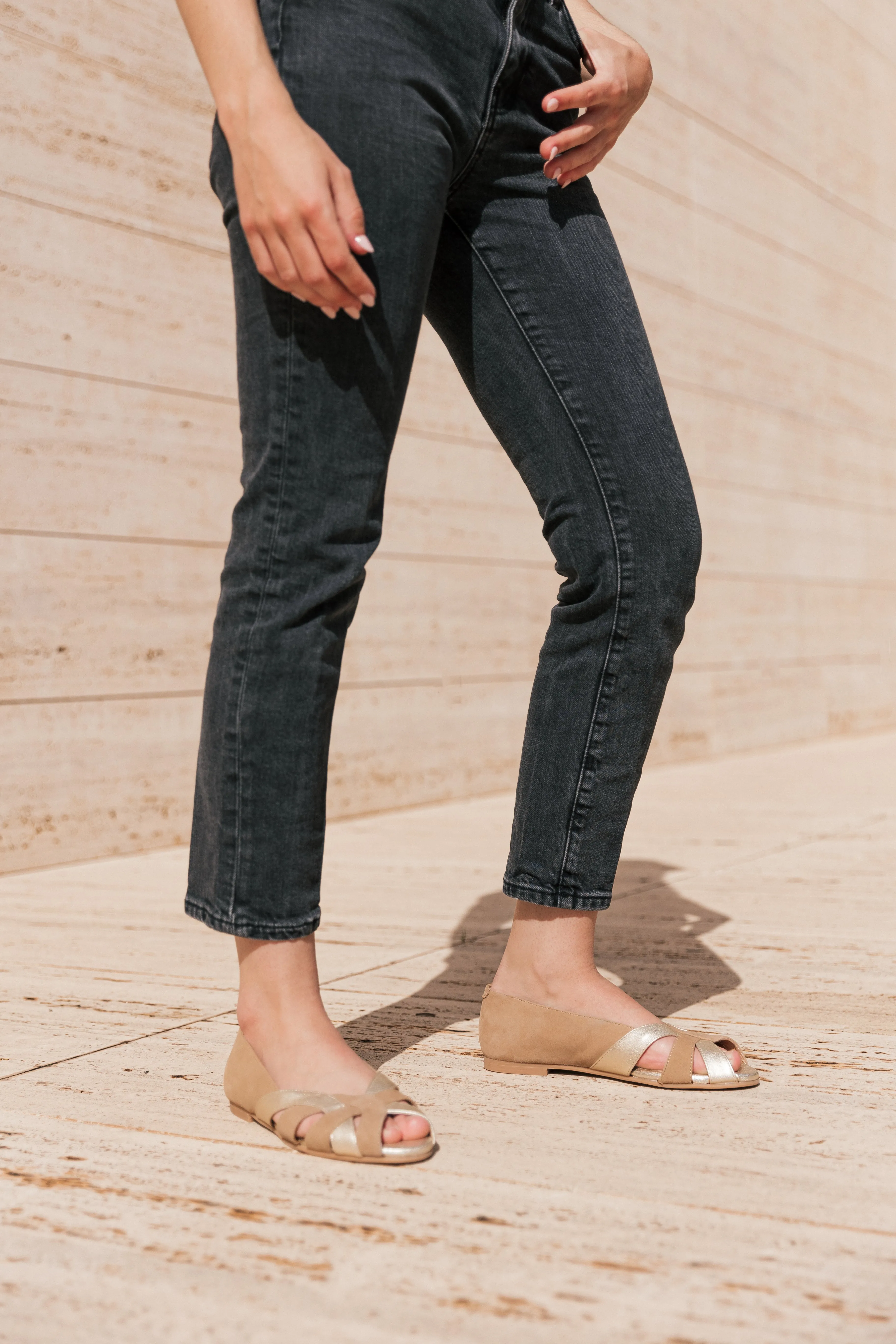 AMELIA CAMEL AND METAL GOLD - Peep-Toe Ballet Flats with Crossover Straps
