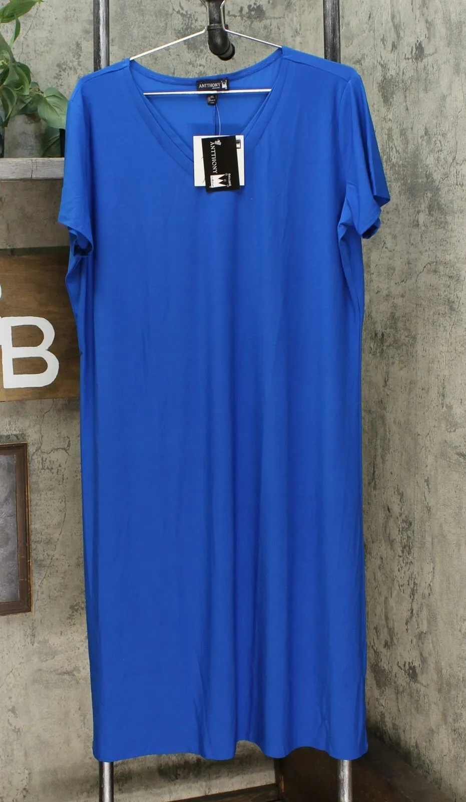 Antthony Women's Short-Sleeve V-Neck Jersey Knit Dress