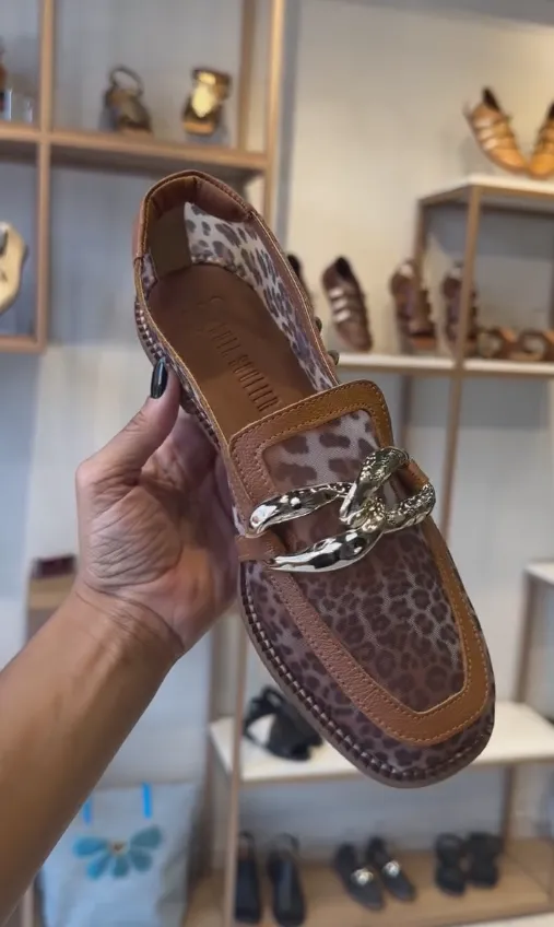 Breathable leopard print loafers