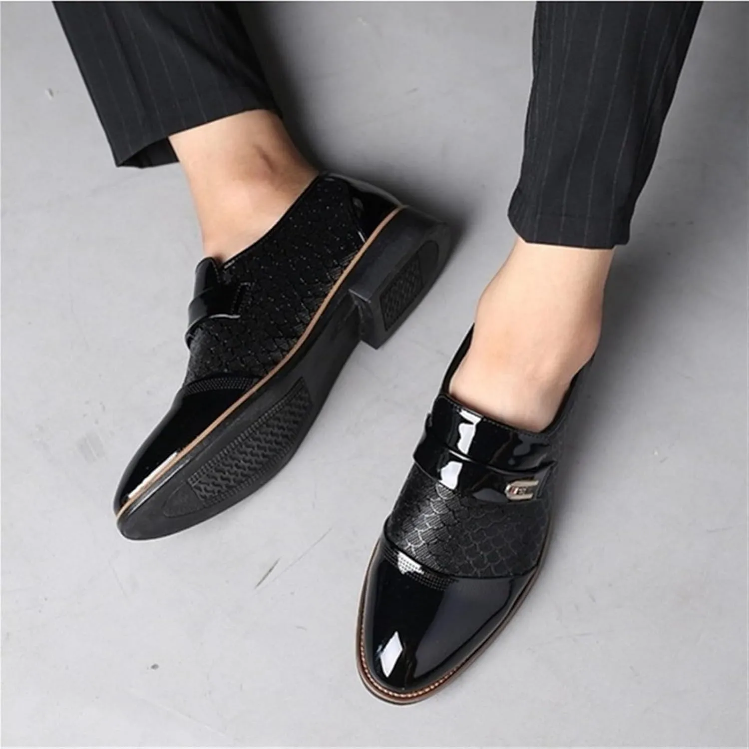 Dress Shoes for Men Men's Designer Patent Leather Oxfords Stylish Pointed Toe Flats for Office Daily Wear