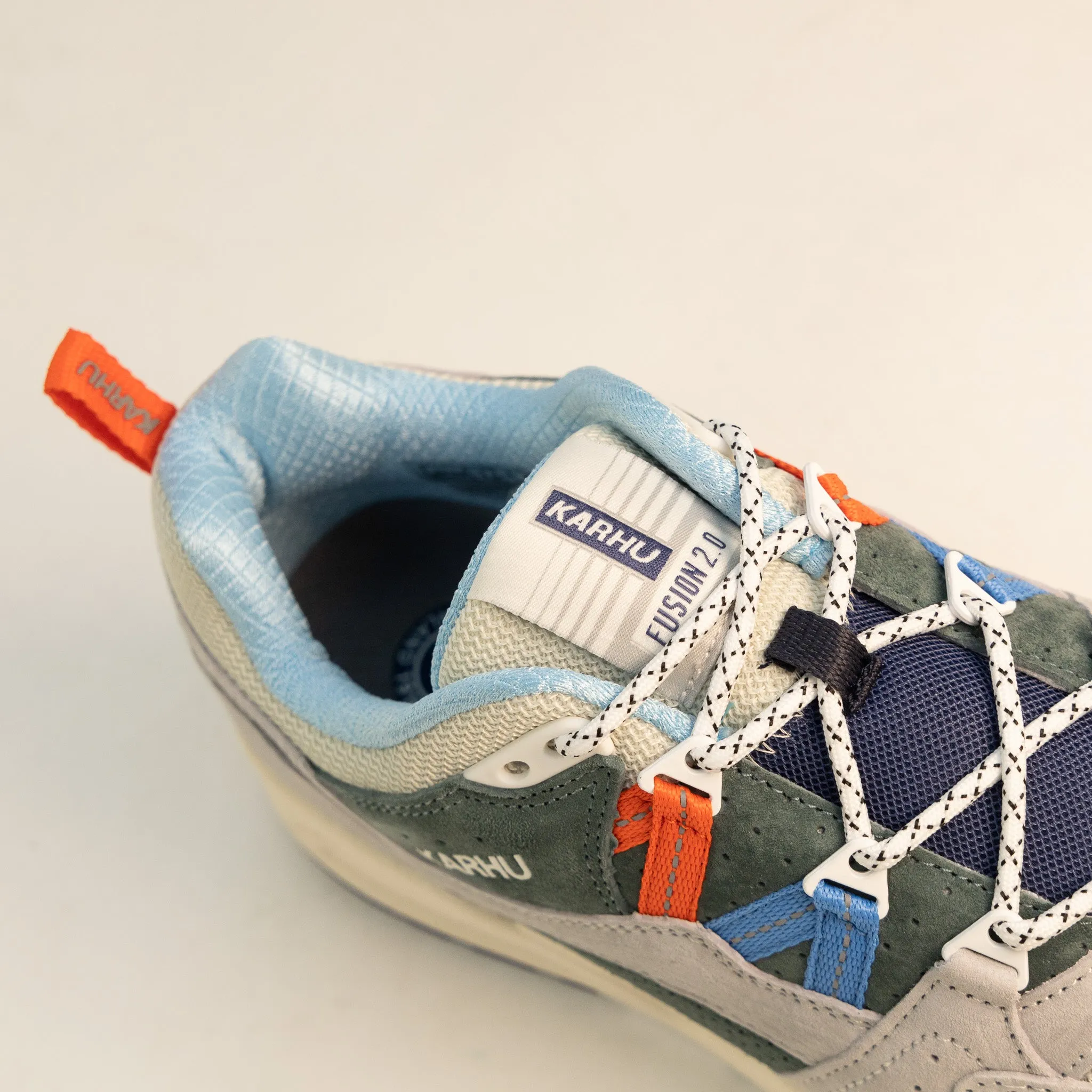 Karhu Fusion 2.0 Cityscape Tones - Dawn Blue/Scarlet Ibis