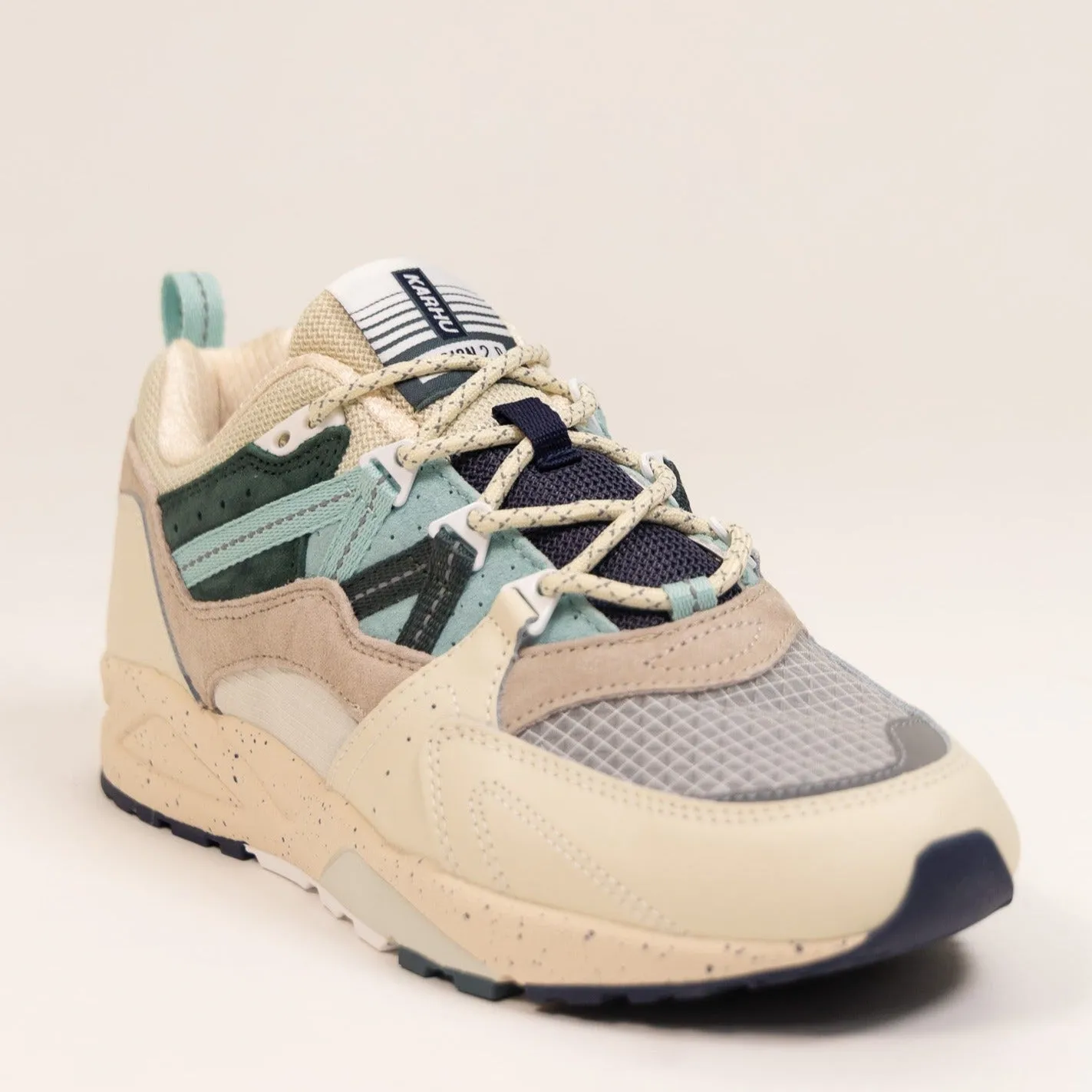Karhu Fusion 2.0 - Lily White/Surf Spray