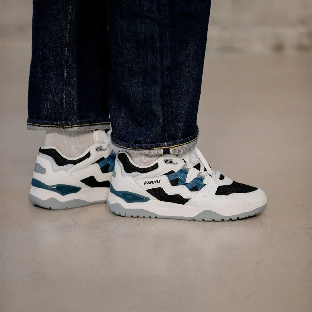 KARHU  FUSION XT  BRIGHT WHITE / DEEP DIVE