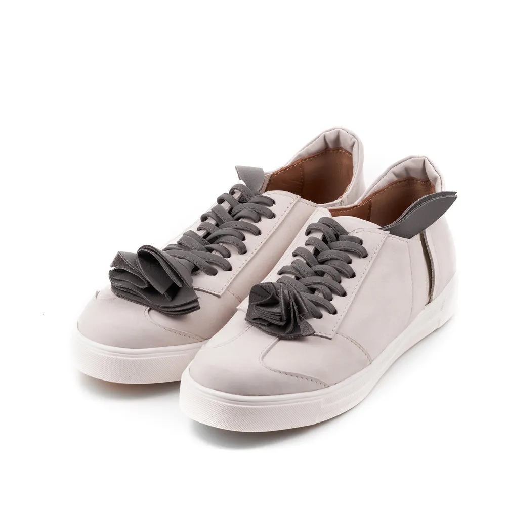 Make This Flower Great Again light grey nubuck sneakers