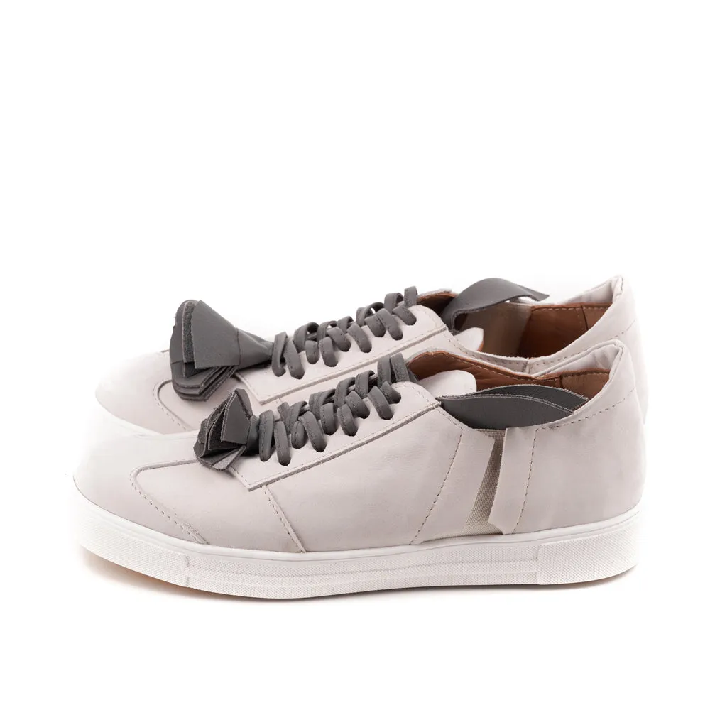 Make This Flower Great Again light grey nubuck sneakers