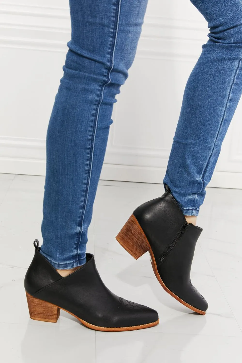 MMShoes PU Leather Embroidered Black Cowboy Booties