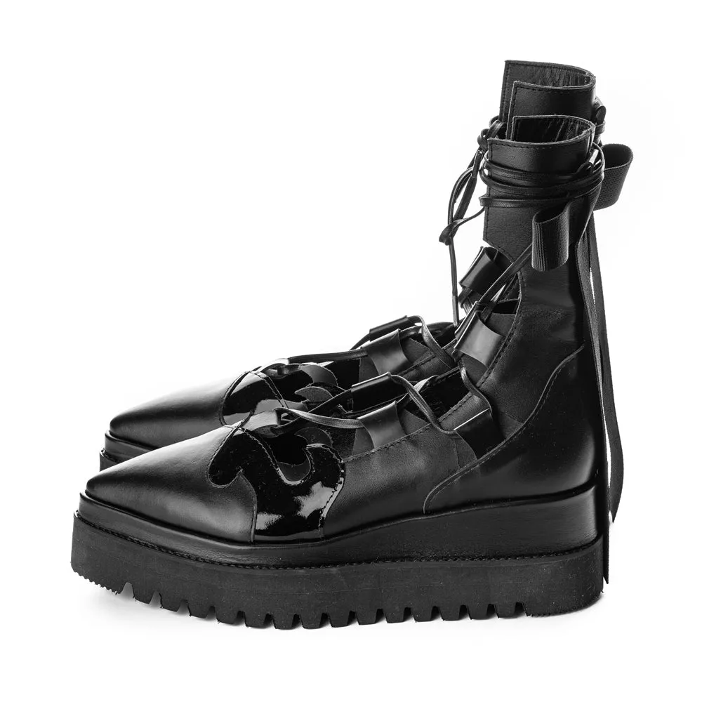 SHR My Romantic Way black leather booties