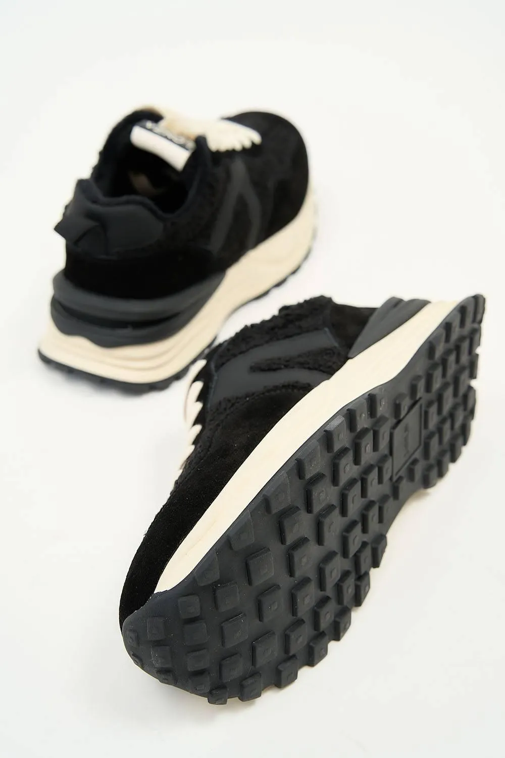 Triton Black